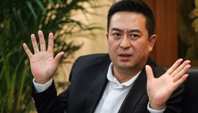 老演员胖子的双重魅力，演技与形象熠熠生辉