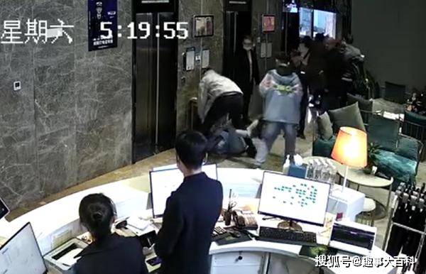 电梯让路被打事件最新进展，详细步骤指南与应对方法